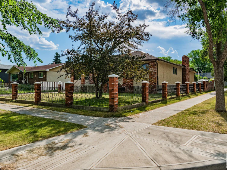 12244 77 Street, Edmonton, AB, T5B 2H1 - 2