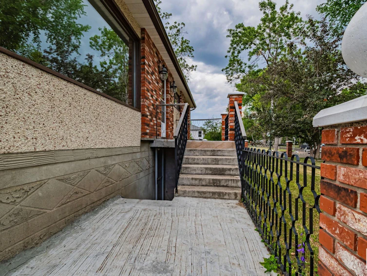 12244 77 Street, Edmonton, AB, T5B 2H1 - 3