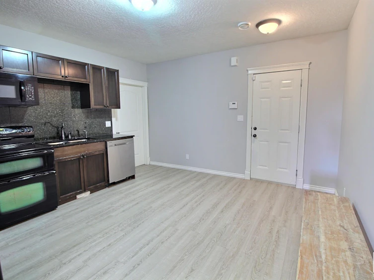 7210 2 Street, Edmonton, AB, T6X 2P8 - 33