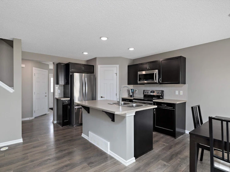 21906 91 Avenue, Edmonton, AB, T5T 6Z5 - 5