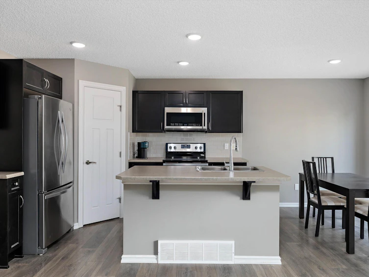 21906 91 Avenue, Edmonton, AB, T5T 6Z5 - 7