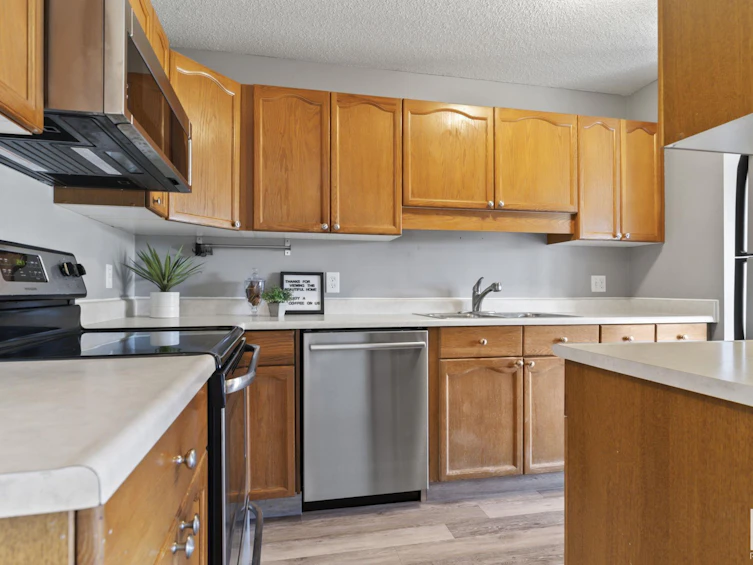 15-501 Youville Drive E, Edmonton, AB, T6L 6T8 - 7