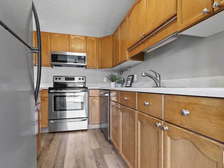 15-501 Youville Drive E, Edmonton, AB, T6L 6T8 - 8