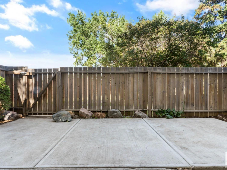 111-7815 159 Street NW, Edmonton, AB, T5R 2E1 - 25