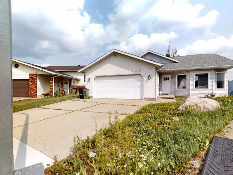 15407 102st, Edmonton, AB, T5X 5L5