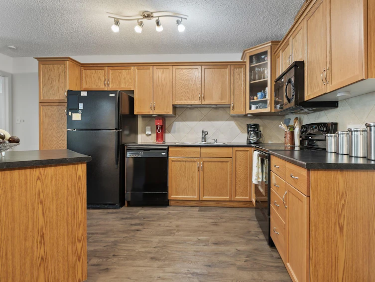 131-2436 Guardian Road NW, Edmonton, AB, T5T 2P5 - 3