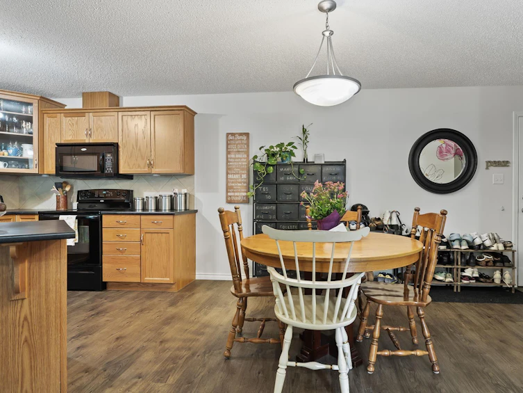 131-2436 Guardian Road NW, Edmonton, AB, T5T 2P5 - 4