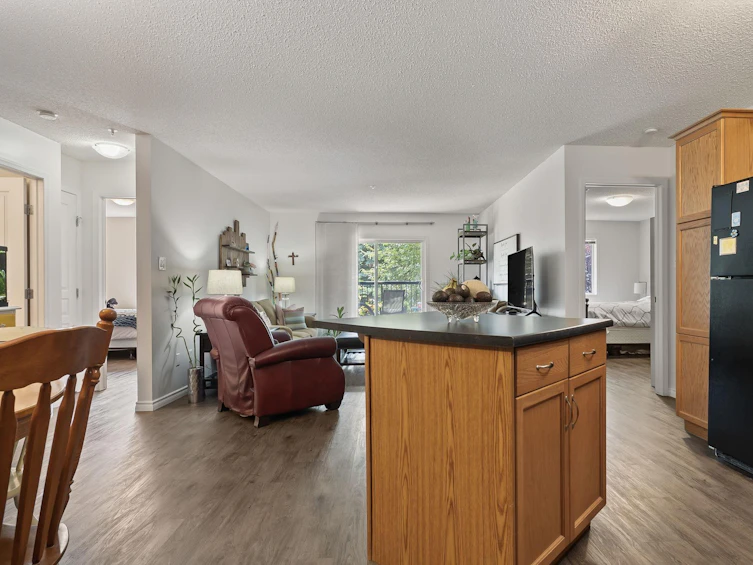 131-2436 Guardian Road NW, Edmonton, AB, T5T 2P5 - 6