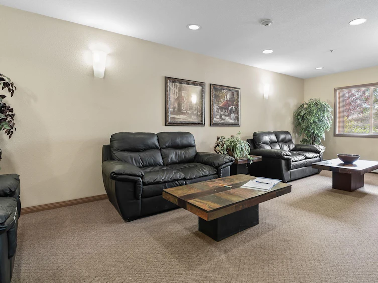 131-2436 Guardian Road NW, Edmonton, AB, T5T 2P5 - 25