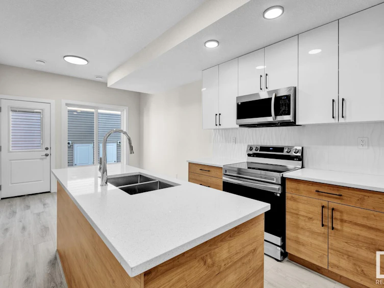 12740 130 Street, Edmonton, AB, T5L 1L2 - 10