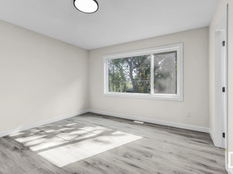 12740 130 Street, Edmonton, AB, T5L 1L2 - 22