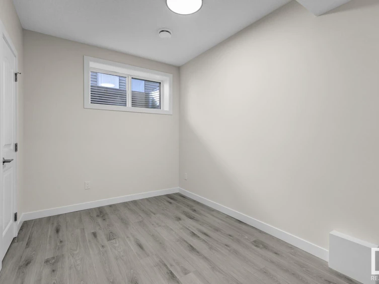 12740 130 Street, Edmonton, AB, T5L 1L2 - 41