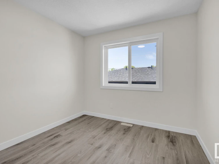 12742 130 Street, Edmonton, AB, T5L 1L2 - 22