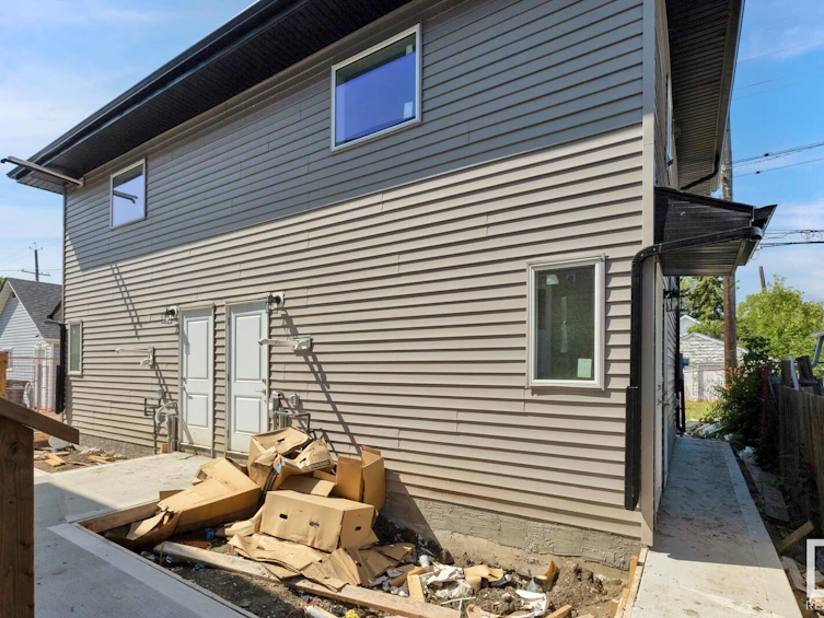 12742 130 Street, Edmonton, AB, T5L 1L2 - 46