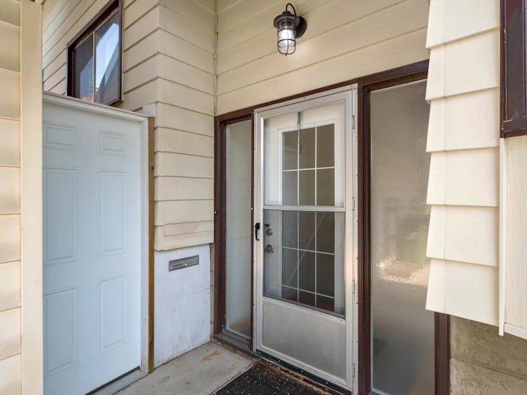 5409 35 Avenue, Edmonton, AB, T6L 1C5 - 5