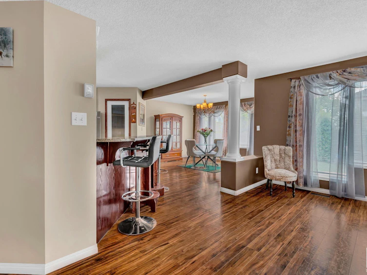 1104 116a Street, Edmonton, AB, T6J 6Y7 - 7