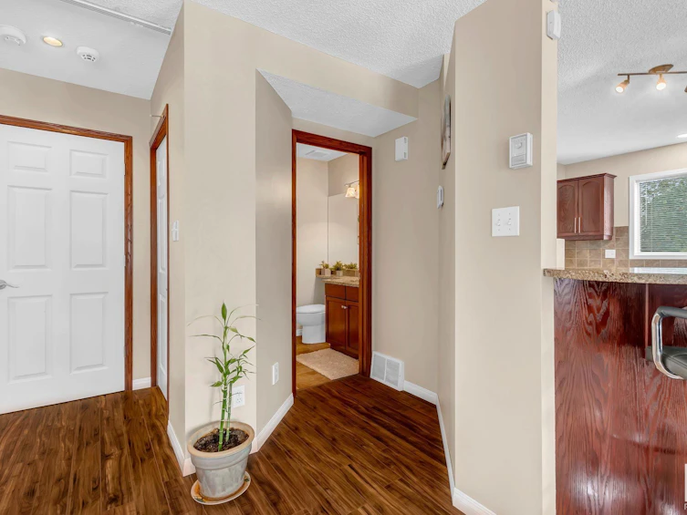 1104 116a Street, Edmonton, AB, T6J 6Y7 - 17