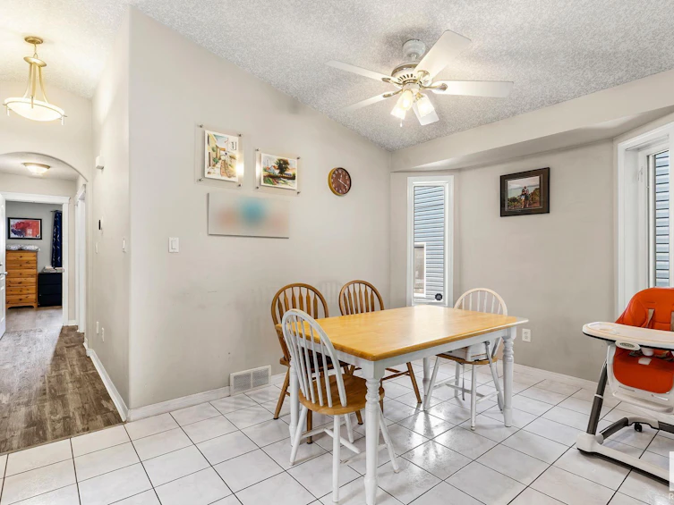 11822 78 Street, Edmonton, AB, T5B 2J4 - 10