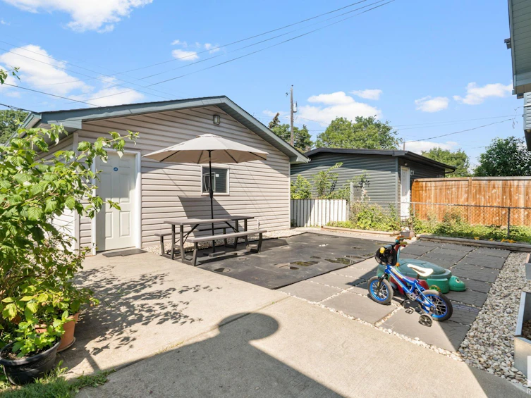 11822 78 Street, Edmonton, AB, T5B 2J4 - 32