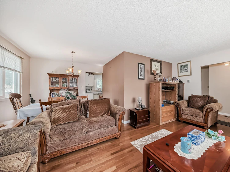 2424 83 Street NW, Edmonton, AB, T6K 3G8 - 17
