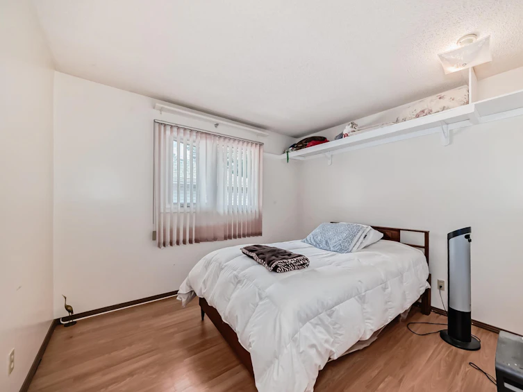 2424 83 Street NW, Edmonton, AB, T6K 3G8 - 25