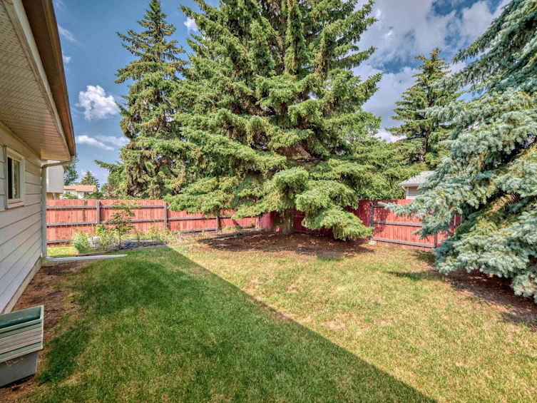 2424 83 Street NW, Edmonton, AB, T6K 3G8 - 43