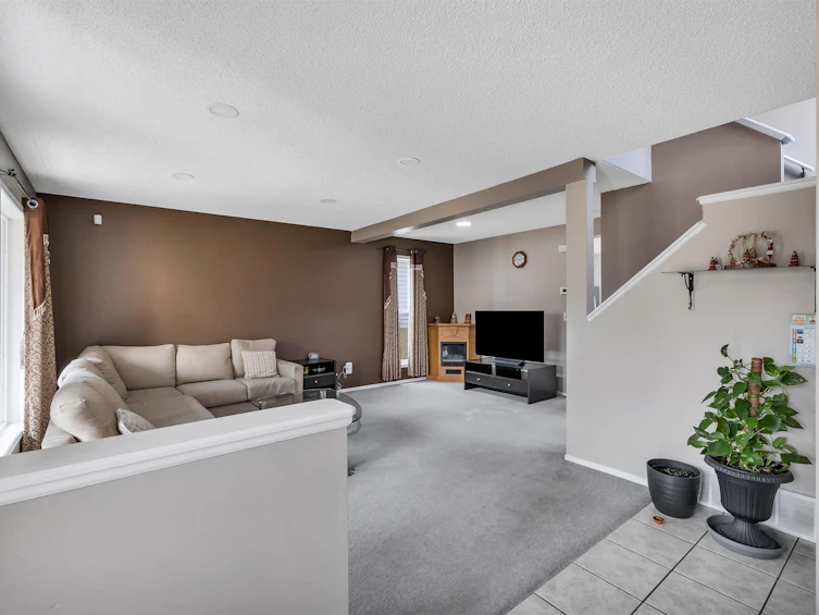 2114 37 Avenue, Edmonton, AB, T6T 1S2 - 8