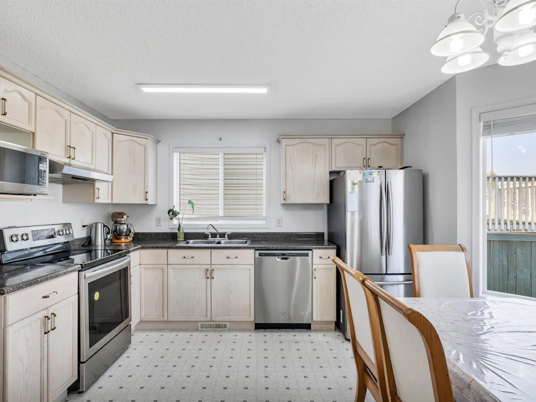 2114 37 Avenue, Edmonton, AB, T6T 1S2 - 19