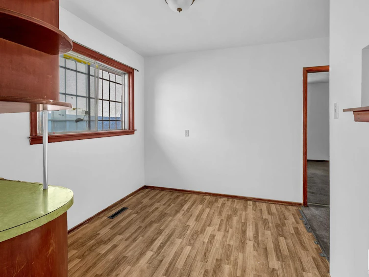 9616 110a Avenue, Edmonton, AB, T5H 1J9 - 9