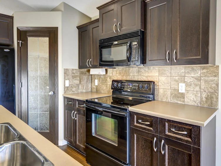 6 Woodhill Lane, Fort Saskatchewan, AB, T8L 0J9 - 10