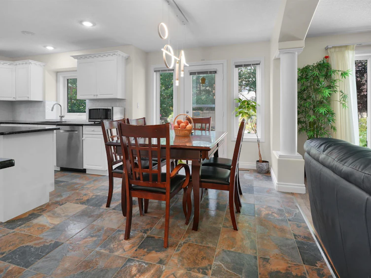 11514 13 Avenue, Edmonton, AB, T6J 7A3 - 9
