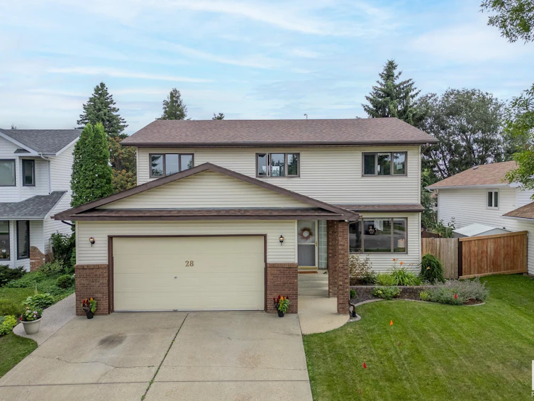28 Pineview Drive, St. Albert, AB, T8N 4S9