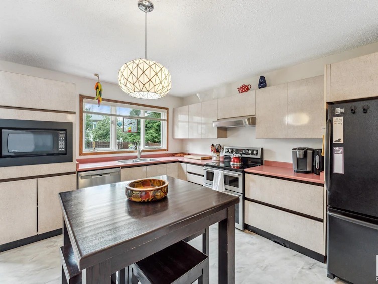28 Pineview Drive, St. Albert, AB, T8N 4S9 - 9