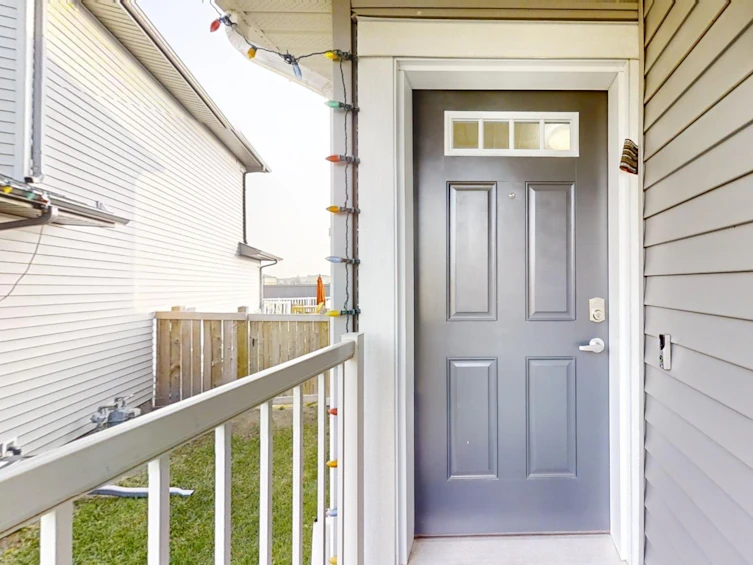 17312 49 Street NW, Edmonton, AB, T5Y 3V9 - 3