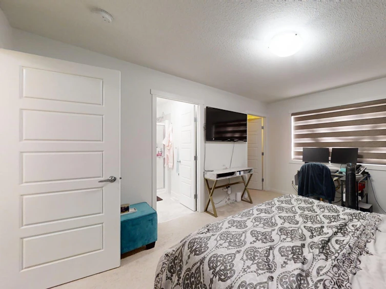 17312 49 Street NW, Edmonton, AB, T5Y 3V9 - 18