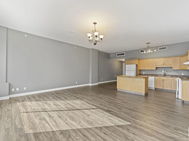 403-10106 105 Street, Edmonton, AB, T5J 5E7 - 11
