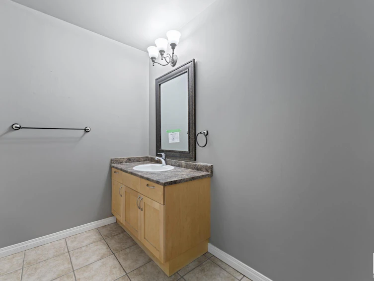403-10106 105 Street, Edmonton, AB, T5J 5E7 - 15