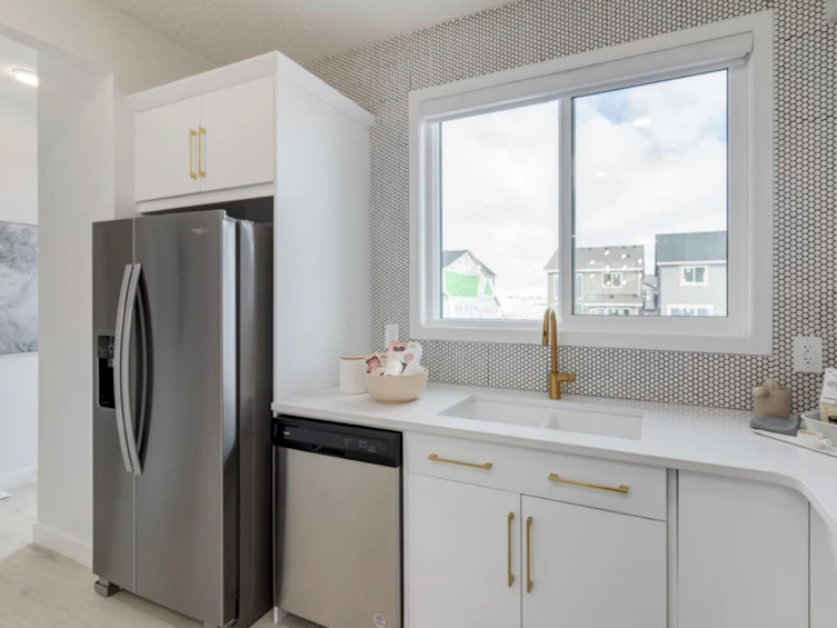 17243 3 Street NW, Edmonton, AB, T5Y 4G8 - 3