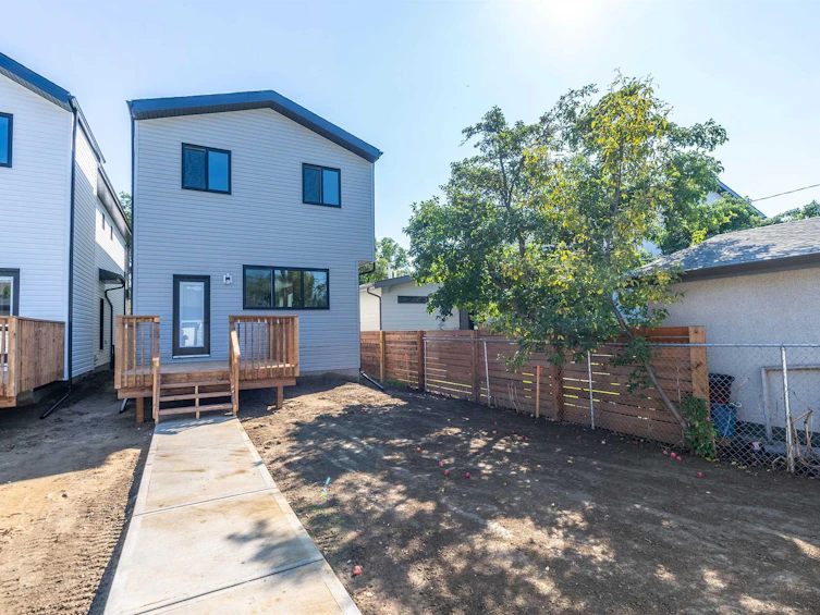 11024 129 Street, Edmonton, AB, T5M 0Y3 - 36