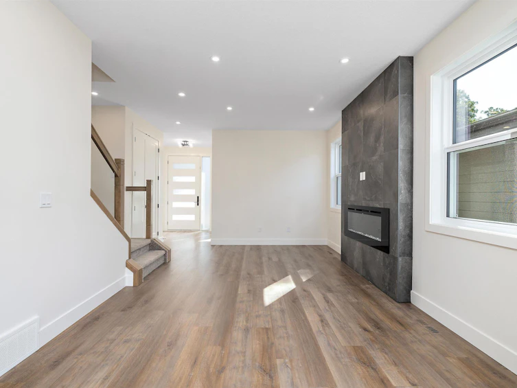 11024 129 Street, Edmonton, AB, T5M 0Y3 - 10