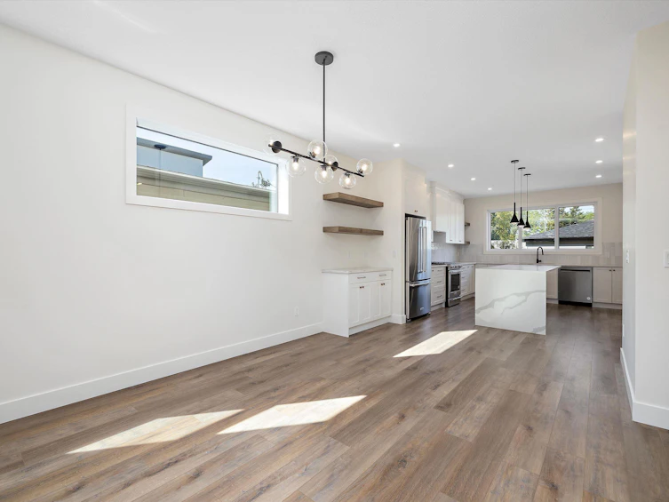 11024 129 Street, Edmonton, AB, T5M 0Y3 - 12