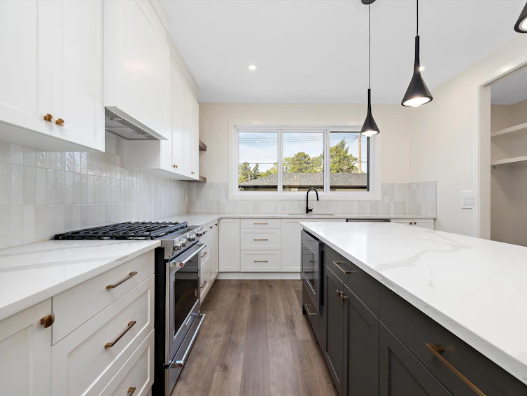 11024 129 Street, Edmonton, AB, T5M 0Y3 - 16