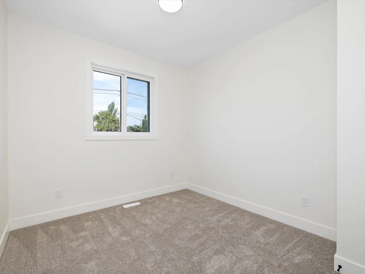 11024 129 Street, Edmonton, AB, T5M 0Y3 - 23