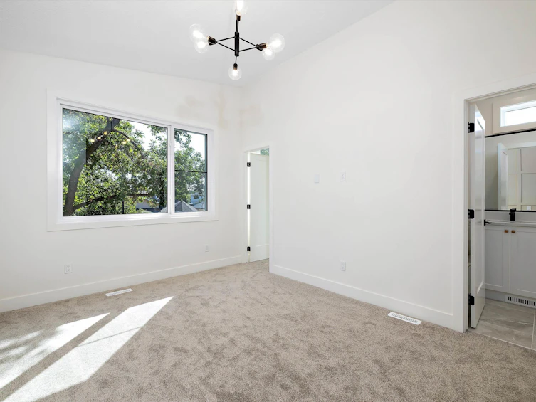 11024 129 Street, Edmonton, AB, T5M 0Y3 - 31