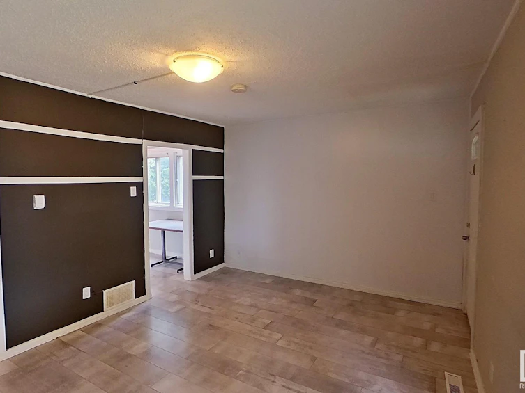 9846 72 Avenue, Edmonton, AB, T6E 0Z1 - 7
