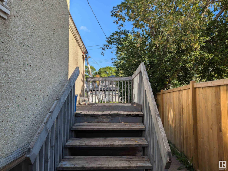 9846 72 Avenue, Edmonton, AB, T6E 0Z1 - 21