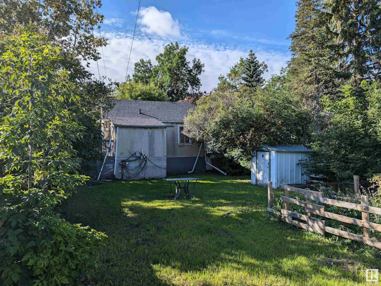 9846 72 Avenue, Edmonton, AB, T6E 0Z1 - 25