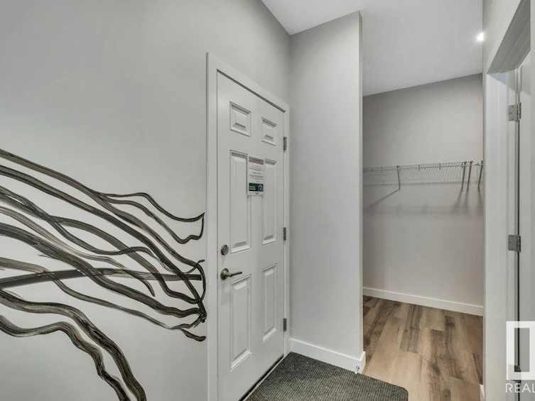 9340 226 Street, Edmonton, AB, T5T 7R5 - 26