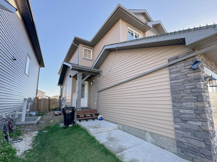 2315 22 Avenue, Edmonton, AB, T6T 0Y4 - 4