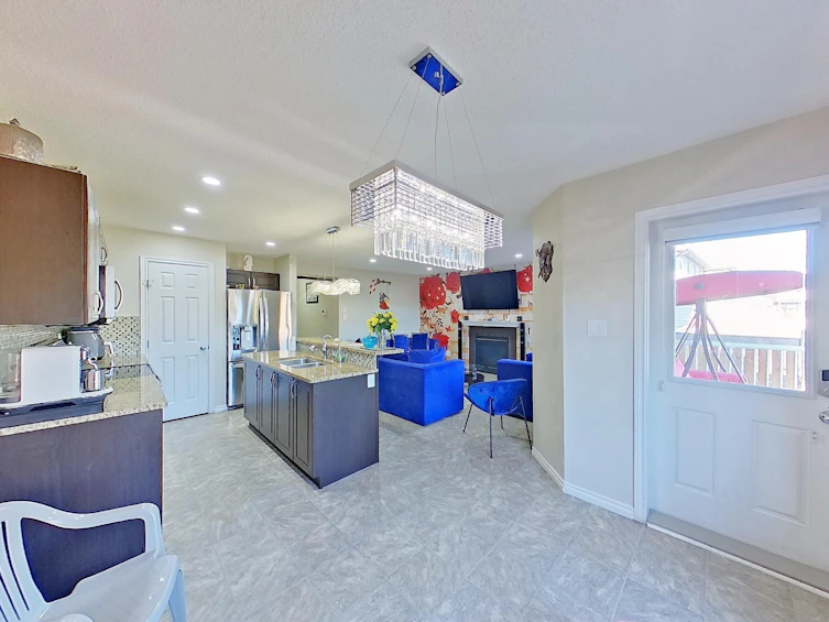 2315 22 Avenue, Edmonton, AB, T6T 0Y4 - 10